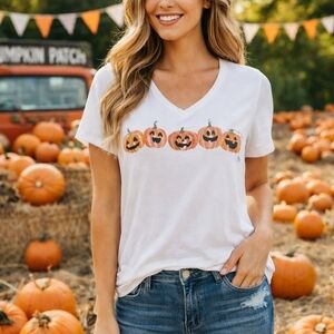 Grace & Lace White Pumpkin Graphic Tee XS Rayon Blend Fall Halloween Cute Casual